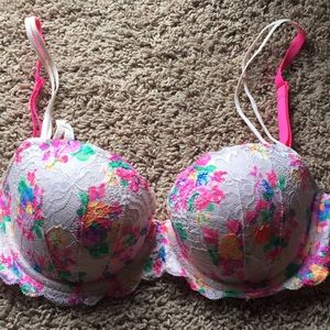 New Victoria's Secret PINK Date Night Push-Up Bra